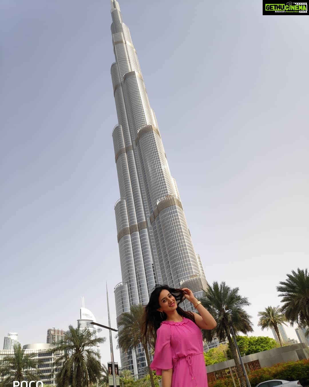 Harshika Poonacha Instagram - Hello @dubai 💗 My @indiapoco photoshoot at the great @burjkhalifa 🤩 Photo credit : @justsarvesh Dubai, United Arab Emirates