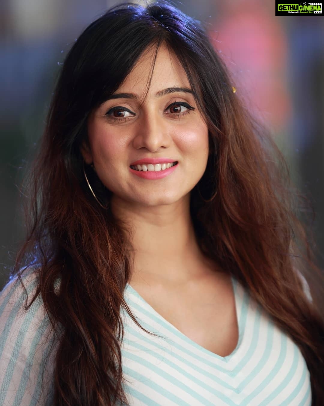 Harshika Poonacha Instagram - Candid and just love ❤️❤️❤️