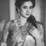Harshika Poonacha Instagram - I am a #Queen and I demand to be treated like a #Queen 👸🏻 My Royal jewelry from @aabushanjewellery1941 My royal photographer 📸 @rathin09 My royal makeup artist💄 @roominachanu