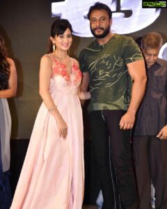 Harshika Poonacha Instagram - Best part of #Udgharsha trailer launch 😇 I need a Million hearts for this lovely pic with the #challengingstardarshan sir 💖💖💖 Thnq @chitrataramanu 😇