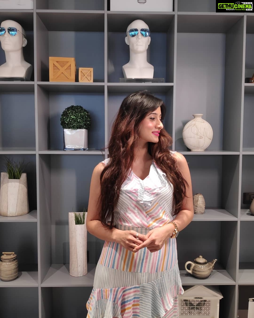 Harshika Poonacha Instagram - My simple photoshoot at Mi Home with my #POCOF1 ❤️ Do you really think you need a professional camera when you can take such beautiful pics on your phone ? I don't need one as I've #POCOF1 !!! Thankyou @manukumarjain for introducing me to this wonderful phone 🤩 @xiaomiindia