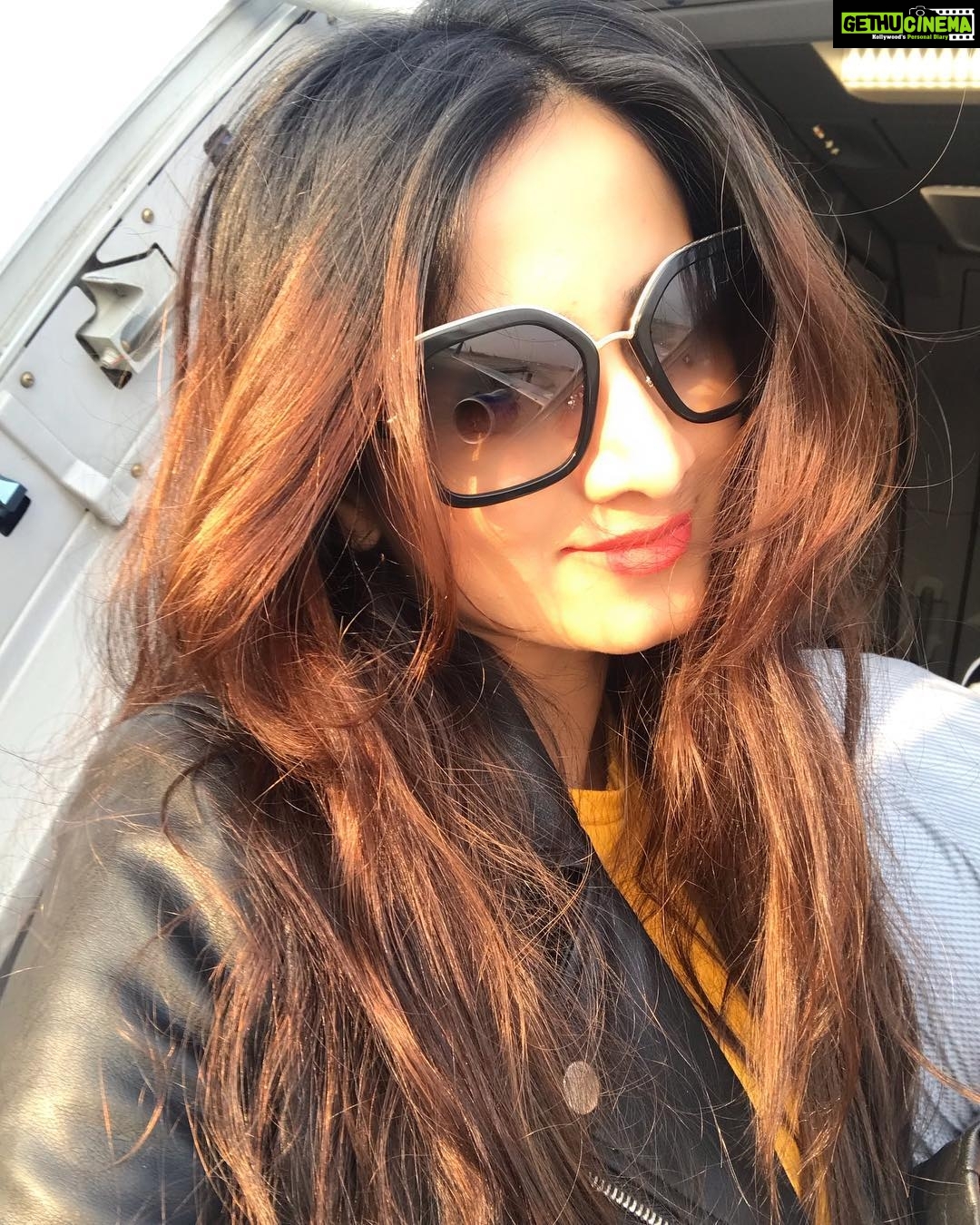 Harshika Poonacha Instagram - #Hubballi here I come ❤️❤️❤️ While Namma Bengaluru sun is kissing me goodbye 😘😘😘