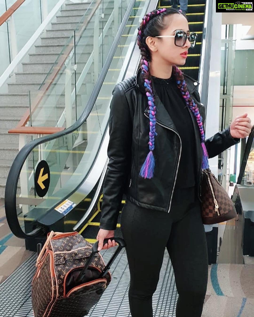 Harshika Poonacha Instagram - Clicked unawares at the airport! Thanks to the stalker anyway 😊 I like the click ! Picture credit - Mr. Stranger ! #paparazzi Phuket International Airport