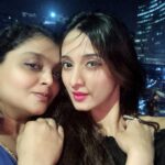 Harshika Poonacha Instagram - ತಣ್ಣನೆ ಗಾಳಿ ಬೀಸಿತು , ನನ್ನ ಮುಂಗುರುಳು ಹಾರಿತು ❤️❤️❤️ Trying out my poetry skills 😂😂😂 What do you think @sangeethagururaj dhi 🙈🤗