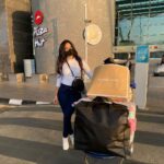 Harshika Poonacha Instagram - Touchdown to Namma Bengaluru on a bright and sunny day ♥️♥️♥️ Loving the Sun Kisses 😘😘😘 ಜೈ ಕರ್ನಾಟಕ ♥️ ನನ್ನ ಹಾದಿಗಾಗಿ ಕಾಯುತಿದ್ದ ನನ್ನ ಸಿನಿಮಾ ತಂಡದವರಿಗೆ ಈ ಉತ್ತರ : ನಿಮ್ಮ ಹೀರೊಯಿನ್ ಬಂದಾಯಿತು 🥰💕 . . . . . PS : Please prebook your covid test before flying from abroad.Go for the 3000Rs one which gets you the test results soon. I got it in 20mins and ofcourse I tested NEGATIVE ♥️ Lots of love to you all ♥️ Kempegowda International Airport