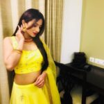 Harshika Poonacha Instagram - ಹುಬ್ಬಳ್ಳಿಯ ಸುಂದರ ಕ್ಷಣಗಳು ❤️❤️❤️ At the Inauguration of the 25th centre of Gateway Beaumonde's Hair Fixing Cochin at ನಮ್ಮ ಗಂಡು ಮೆಟ್ಟಿದ ನಾಡು #ಹುಬ್ಬಳ್ಳಿ Wearing this very beautiful @saldanha_label Jewellery @joyalukkasjewelleryindia Hubli