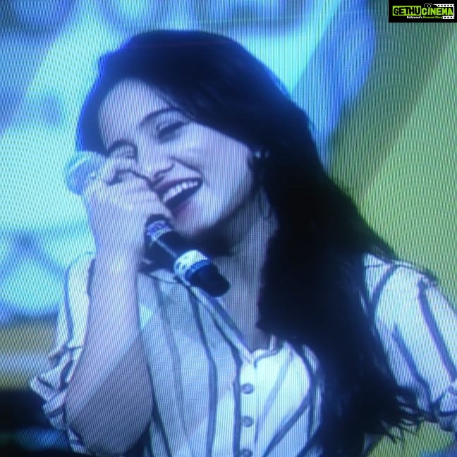 Harshika Poonacha Instagram - Fan Click from TV ❤️❤️❤️ #zeekutumbaawards2018