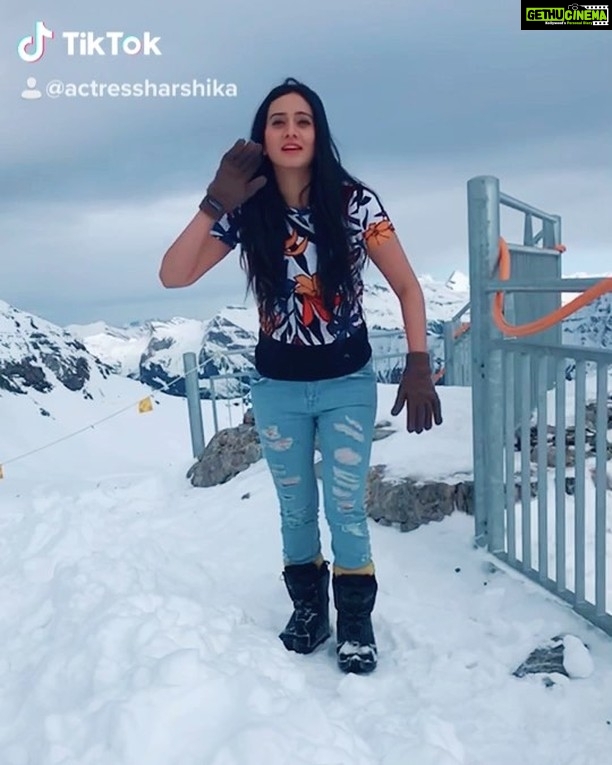 Harshika Poonacha Instagram - Be Happy,Keep Smiling and Kick everything else that bothers you ❤️ Happy #worldsmileday you all beautiful people 🤗🤗🤗 #smilingqueen #queen #happiness #love #gratitude #selfcare #life #harshika #harshikapoonacha #harshikapoonachaofficial #actress #actressharshika #switzerland🇨🇭 Switzerland