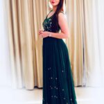 Harshika Poonacha Instagram - ಕುಡ್ಲದ್ ಜನ ಯಾನ್ ಮಸ್ತ್ ಉಪಕಾರ 🙏🙏 Thankyou #Mangalore for making the anniversary function of #GatewayHairfixingcentre very successful 🤗 Wearing this gorgeous @saldanha_label Matching with @joyalukkasjewelleryindia diamond jewellery ❤️❤️❤️ Photo credit @manukarandadi @amins_event