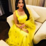 Harshika Poonacha Instagram - ಹುಬ್ಬಳ್ಳಿಯ ಸುಂದರ ಕ್ಷಣಗಳು ❤️❤️❤️ At the Inauguration of the 25th centre of Gateway Beaumonde's Hair Fixing Cochin at ನಮ್ಮ ಗಂಡು ಮೆಟ್ಟಿದ ನಾಡು #ಹುಬ್ಬಳ್ಳಿ Wearing this very beautiful @saldanha_label Jewellery @joyalukkasjewelleryindia Hubli