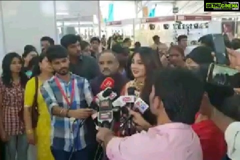 Harshika Poonacha Instagram - #jewelsofindia expo ❤️❤️❤️ Thank you Sandeep bekal Mangala Bekal for being the warmest hosts 🙏 Loved every bit of the expo... Go buy your favourite jewelry today at St.Josephs school grounds and the expo goes on till Monday 👍 For all the enquiries on my beautiful saree, contact @yadunandanfashions ❤️❤️❤️ St.Joseph's School Grounds