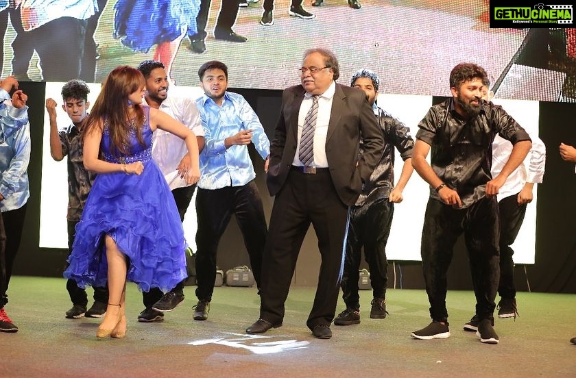 Harshika Poonacha Instagram - “THE VILLIAN” Audio launch in DUBAI ❤️❤️❤️ A tribute to my favourite AMBAREESH uncle 🤗 Thankyou for the love @mydubai Thnq @creativeii 🙏