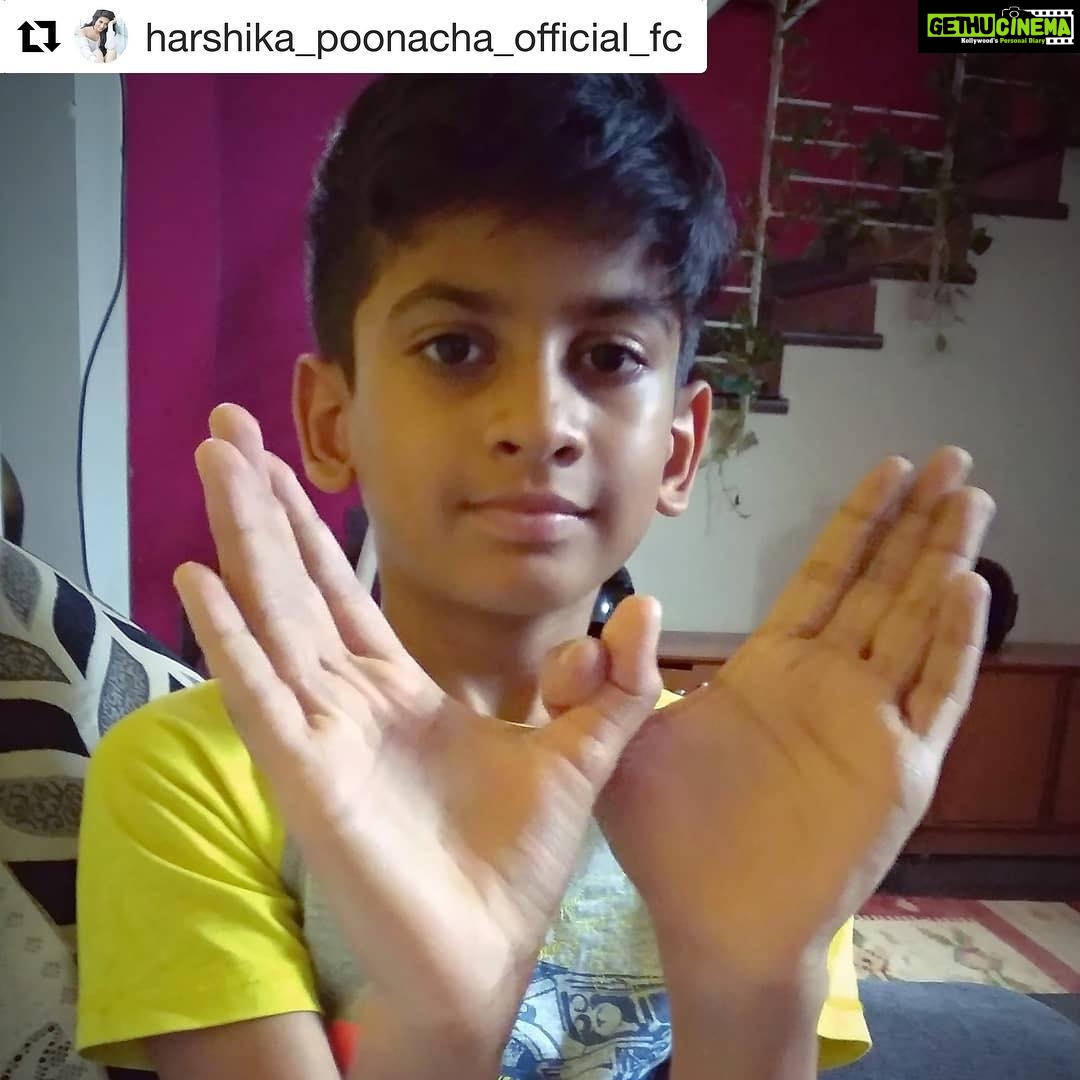 Harshika Poonacha Instagram - I’ve been bombarded with the #Chittechallenge pics and I love it ❤️❤️ #chitteon29thjune #Repost @harshika_poonacha_official_fc with @get_repost ・・・ #fanboy #chittechallenge