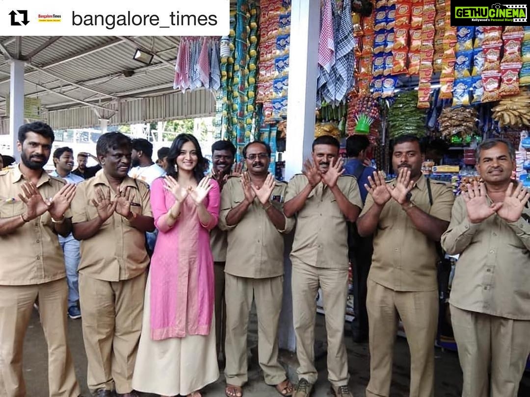 Harshika Poonacha Instagram - Thnq @bangalore_times ❤️❤️❤️ #Repost @bangalore_times with @get_repost ・・・ That's some fan following @harshikapoonachaofficial has.. check out the bus drivers and conductors at Majestic joining her #Chitte Challenge!