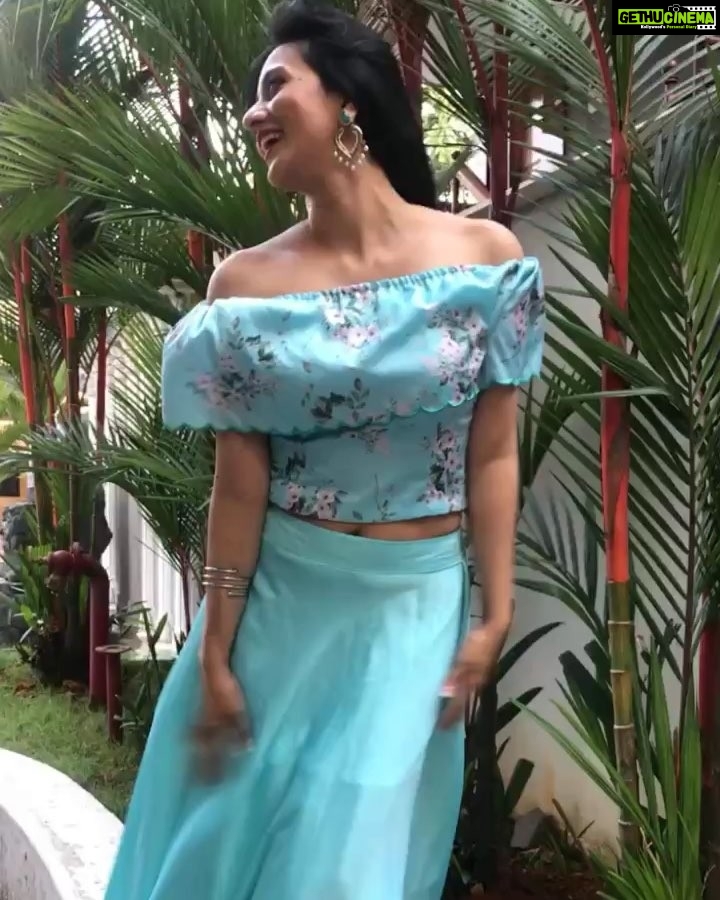 Harshika Poonacha Instagram - I feel like a butterfly everytime I wear @reshmakunhi @becomingbyreshmakunhi creation 🦋🦋🦋 #neelashalabhame #bluebutterfly #harshika #harshikapoonacha #thala #thalafan #ajith #ajithkumar