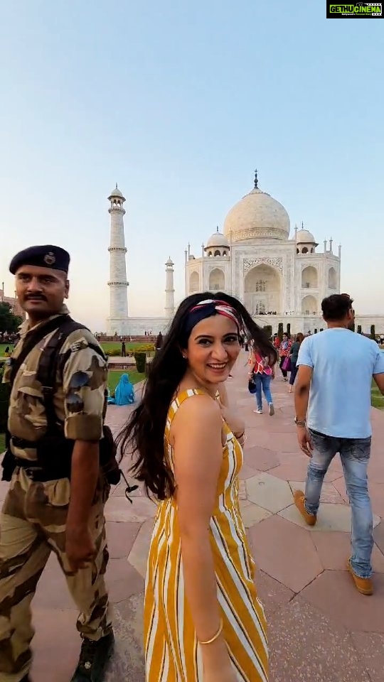 Harshika Poonacha Instagram - " Fill your life with experiences,not stuff. Have stories to tell,not things to show. " Ive stories to share from my first visit to the gorgeous TAJMAHAL ❤❤❤ The Symbol of love ❤ . . . . . The beautiful #tajmahal ❤ You don't have to be in #love to visit Taj, Just fall in love with #TajMahal ❤ #tajmahal #pride of #India #7wondersoftheworld #trending