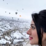 Harshika Poonacha Instagram – Here I am ,This is me ,There’s nowhere else on earth I’d rather be 🥰🥰🥰
It’s a New Life here in the beautiful @cappadocia @turkeytravelgo on this most gorgeous @balloonflightscappadocia ♥️♥️♥️
Hot Air Balloon flights are sooooo beautiful and it’s once in a lifetime experience 😍
Don’t miss it if you are visiting turkey anytime in your life 💕💕💕
This is the video from the time of the take off ,sailing in the air and landing of the hot air balloon flight .
Will post another video next which will be a shorter one.
.
.
.
PS : I love this song by @bryanadams and guess what !!!
I found LOVE ❤️ 
.
.
.
.
.
.
.
.
.
in travelling 😘😘😘