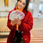 Harshika Poonacha Instagram – Who needs some UK Pounds 💷♥️
.
.
.
.
.
.
PS: Apparently they are not mine either 😂🤣🙈
MUH @jaspreetpanesar.artist London, Unιted Kingdom