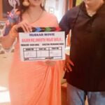 Harshika Poonacha Instagram - Felt cute 🥰 Playing with the clapboard with my directorji @premanshu23 sir. Fun moments from the sets of my movie #sajanrejhootmatbolo . I used to take lots and lots of pictures and videos and trouble the whole team 🙈 But today when I look at them, it’s beautiful 😻 So sweethearts Make Memories❤️ People might vanish,but memories remain with you forever 😇 #fun #movie #shoot #action #cut