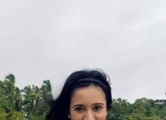 Harshika Poonacha Instagram - Simple simple 🥰 #trending #beach #shoot