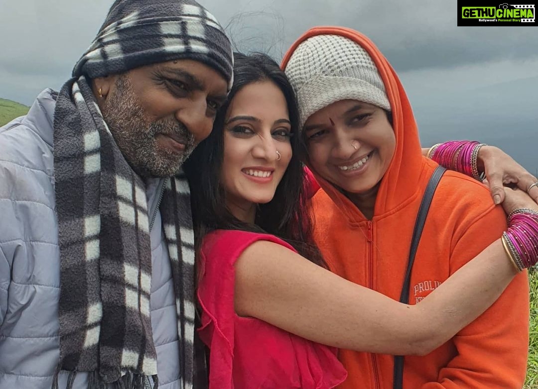 Harshika Poonacha Instagram - New Movie π¬ New Beginnings π₯ #Thayta starts rolling in the heavenly hills of Chikmagalur β€ Movie is directed by @layakokila sir and produced by @shaik_shahid_official sir starring @riyanrk70 @harshikapoonachaofficial and an amazing set of artists β€β€β€ Best part of the movie is working with my most favorite choreographers #MadanHarini masters, They've choreographed all the songs of my first movie #PUC when I was just 15 and seen me grow, till date working with them has always been an honor β€ Love you master π€©π₯° Special thanks to @laxmikrishnaofficial for designing such beautiful costumes for this movie β€ And my amazing staff @pukhrambam and @nandan2000 for making me look so good π€