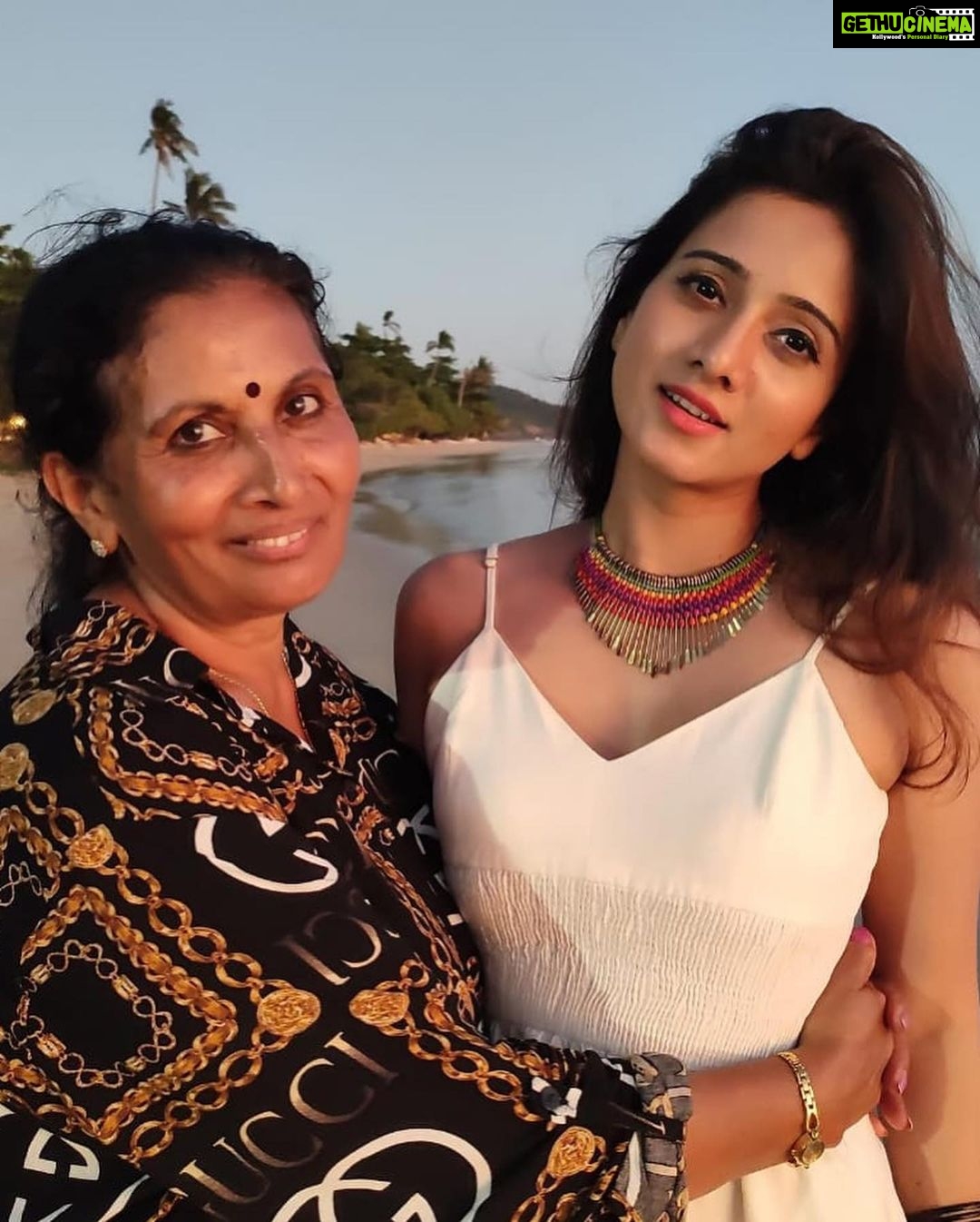 Harshika Poonacha Instagram - It’s my mommy bear’s birthday 🥳 The most special person of my life , The person who has given me every bit of happiness since I was a baby and now she is my baby and I want to give her everything that makes her happy ,though I cannot bring dad back which will make us the happiest ! I promise to love you forever Ma ♥️♥️♥️ Always remember, You for me and Me for you ♥️♥️♥️ #HappybirthdayMa