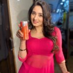 Harshika Poonacha Instagram - WINGS FOR YOUR SUMMER ♥️♥️♥️ @redbull @redbullindia is in a brand new flavour #watermelonflavour 🍉 #rededition #givesyouwings #watermelonflavour #noplastic #sustainablelifestyle @troyjam_ Bangalore, India