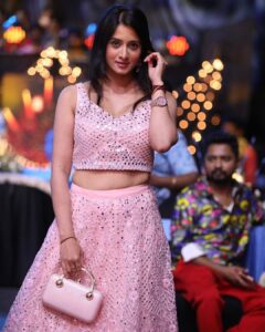 Harshika Poonacha Instagram - 💕💕💕 @zeekannada #15years #Mahotsava