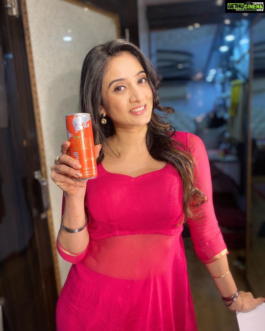 Harshika Poonacha Instagram - WINGS FOR YOUR SUMMER ♥️♥️♥️ @redbull @redbullindia is in a brand new flavour #watermelonflavour 🍉 #rededition #givesyouwings #watermelonflavour #noplastic #sustainablelifestyle @troyjam_ Bangalore, India