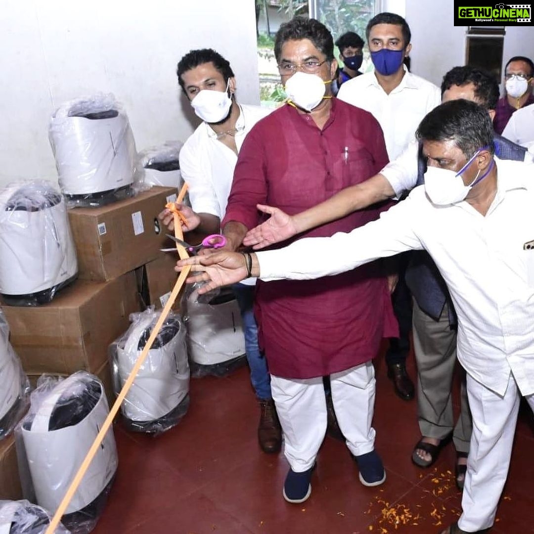 Harshika Poonacha Instagram - @bhuvanamfoundation takes one step forward πππ Honourable Revenue Minister of Karnataka Mr. R.Ashok launched various programmes of Bhuvanam Foundation on (06/07/21) in Bharathiya Vidya Bhavan building Madikeri Kodagu. Bhuvanam Foundation after completing service in 14 plus districts for over 25000 families in a span of 3 months during the corona 2nd wave period has launched another 3 projects in Kodagu namely 1. Vaccination Awareness Drive Kodagu 2. Shwasa Kodagu : Donating 50 Oxygen concentrators to Needy people in Kodagu. 3.Launch of Baandhawa Kodagu Corona Auto Awareness Programme. These programmes were launched by Honourable Revenue Minister Mr.R.Ashok, Actor and Founder @bhuvann_ponnannaa_official Bhuvann Ponannaa, MLAs of Kodagu Mr.Appachu Ranjan and Mr.Bopaiah,Shakthi editor Anantha Shayana, Satya Ganapathi and others. Biggest Thankyou to @xiaomiindia @manukumarjain @prateikdas for joining hands with @bhuvanamfoundation in providing 50 oxygen concentrators to help the needy πππ #Bhuvanamfoundation The Religion of Love and Kindness π