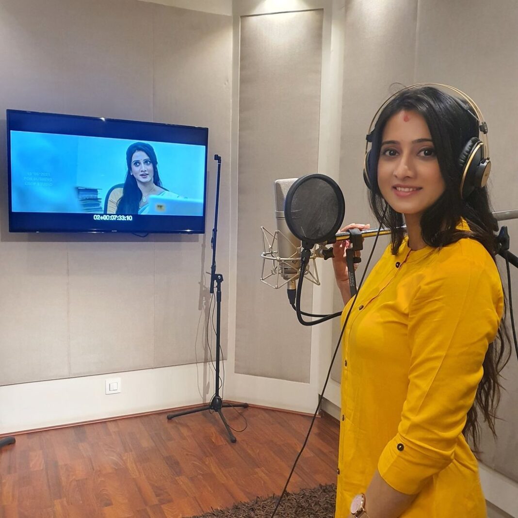 Harshika Poonacha Instagram - Dubbing sessions ❤❤❤ Back to what I love the most 🥰🥰🥰 Cinema and its work 😍😍😍 #cinema #movie #dubbing #love
