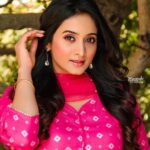 Harshika Poonacha Instagram - Anything is POSSIBLE with Sunshine and little PINK 💕💕💕 . . . . PC : @kalaakaar_23 Bangalore, India