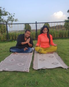 Harshika Poonacha Instagram - Happy #yoga day ❤❤❤ My new yoga student @manojsinghtiger_official sir 🤣 So nice to have the famous manoj sir on sets and he was keen on learning few yoga asanas . #yogapractice #internationalyogaday