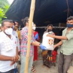 Harshika Poonacha Instagram – @bhuvanamfoundation in Kalburgi 🙏

ನಟ ಭುವನ್ ಪೊನ್ನಣ್ಣ ಹಾಗೂ ನಟಿ ಹರ್ಷಿಕಾ ಪೂಣಚ್ಚರವರ ತಮ್ಮ ಉತ್ತರ ಕರ್ನಾಟಕದ ಕೊರೊನ ಜಾಗೃತಿ ಅಭಿಯಾನವು ಬಿರುಸಿನಿಂದ ಸಾಗಿದ್ದು  ಈ ದಿನ ಕಲ್ಬುರ್ಗಿ ಜಿಲ್ಲೆಯ ಮುಧೋಳ ತಾಲೂಕ, ಸೇಡಂ ಗ್ರಾಮಕ್ಕೆ ತೆರಳಿ ಅಲ್ಲಿಯ ಅಲೆಮಾರಿ ಜನಾಂಗದವರು, ಮಂಗಳ ಮುಖಿಯರು ಹಾಗು ಬಡ ಕುಟುಂಬಗಳ ಮನೆ ಮನೆಗೆ ಹೋಗಿ ಕೊರೊನ ಜಾಗ್ರತಿ ಮೂಡಿಸಿ ಭುವನಂ ಸಂಸ್ಥೆಯ “ಫೀಡ್ ಕರ್ನಾಟಕ” ಯೋಜನೆಯ ಅಡಿಯಲ್ಲಿ ಊರಿನ ಎಲ್ಲ ಕಾರೋನ ಪೀಡಿತ ಸಂಸಾರಗಳಿಗೆ 1 ತಿಂಗಳಿಗೆ ಆಗುವಷ್ಟು ದಿನಸಿ , ಔಷದಿ ಹಾಗು ಮಾಸ್ಕ್ ಗಳನ್ನು ವಿತರಿಸಿದ್ದಾರೆ.
#covid_19 #humanity #bhuvanamfoundation #help #transgender #migrantworkers #nomad #kalburgi Kalburgi City