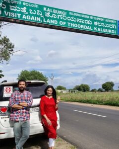 Harshika Poonacha Instagram - After #Belgavi district , We are at #Kalburgi , Any guesses for our next district in North Karnataka? 
#HusharKarnataka #bhuvanamfoundation #feedkarnataka #covid_19 #humanity #fightagainstcorona