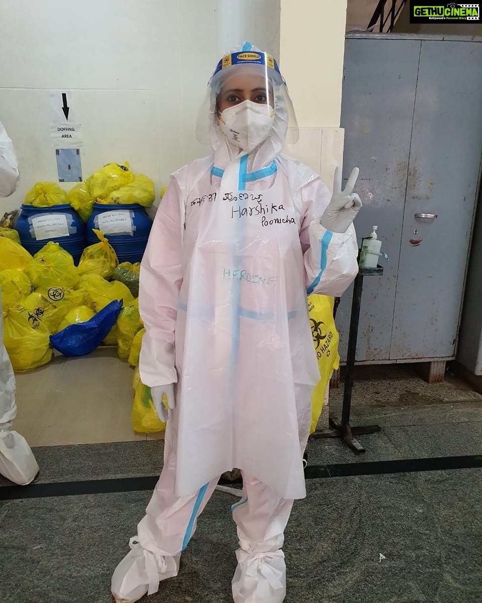 Harshika Poonacha Instagram - I salute to all our #covi̇d19 Frontline medical staff warriors who wear the PPE everyday for 10 to 12 hours or even more. These Frontline warriors put their life at risk to save the patients, next time you see a Frontline warrior, it can be a #Doctor, #Medical staff, #Police Department and also #Media reporters and cameramans, pls salute them for their hardwork . We are in this together #humanity #fightagainstcorona #covid19