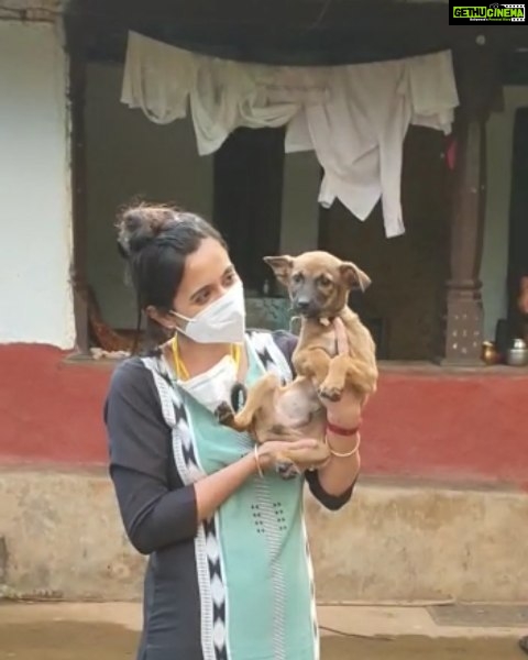 Harshika Poonacha Instagram - Met this cutie while team @bhuvanamfoundation was visiting the covid positive sealed down houses in Kaalooru ❤❤❤