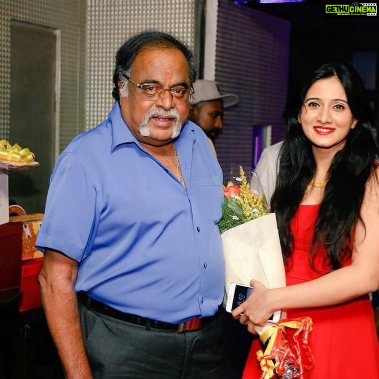 Harshika Poonacha Instagram - Happy Birth Anniversary Ambi uncle ❤️❤️❤️ The Whole Karnataka misses you everyday 😇 I miss my father figure,I’m following your ethics of being there for people who need us during their tough times ,Hope you are happy up there seeing my work 🙏 Miss you #Ambareesh uncle 😇 ಜನ್ಮದಿನಾಚರಣೆಯ ಶುಭಾಶಯಗಳು ಅಂಬಿ uncle. ಇಡೀ ಕರ್ನಾಟಕವು ನಿಮ್ಮನ್ನು ಪ್ರತಿದಿನ miss ಮಾಡುತ್ತೆ. ನನ್ನ ತಂದಯಂತೆ ಇದ್ದ ನಿಮ್ಮನ್ನು ನಾನು ಕಳೆದುಕೊಂಡಿದ್ದೇನೆ, ಜನರ ಕಠಿಣ ಸಮಯದಲ್ಲಿ ಅಲ್ಲಿಗೆ ಹೋಗಿ ಅವರಿಗೆ ಸಹಾಯ ಮಾಡಬೇಕೆಂಬ ನಿಮ್ಮ ನೀತಿಯನ್ನು ನಾನು ಅನುಸರಿಸುತ್ತಿದ್ದೇನೆ, ನನ್ನ ಕೆಲಸವನ್ನು ನೋಡಿ ನೀವು ಅಲ್ಲಿ ಸಂತೋಷವಾಗಿದ್ದೀರಿ ಎಂದು ಭಾವಿಸುತ್ತೇನೆ. ಮಿಸ್ ಯು # ಅಂಬರೀಶ್ uncle .