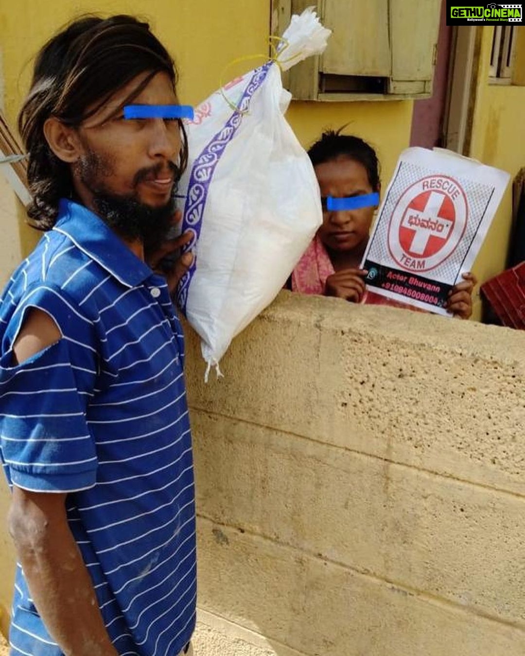 Harshika Poonacha Instagram - Some pictures are heartbreaking and they tell painful stories 🥺 Let’s share and eat, Let’s give to the needy, Trust me nobody has become poor by giving 🙏 Please please help people around you who need you . #covid_19 #bhuvanamfoundation #rationkits #2ndwave @bhuvanamfoundation @bhuvann_ponnannaa_official