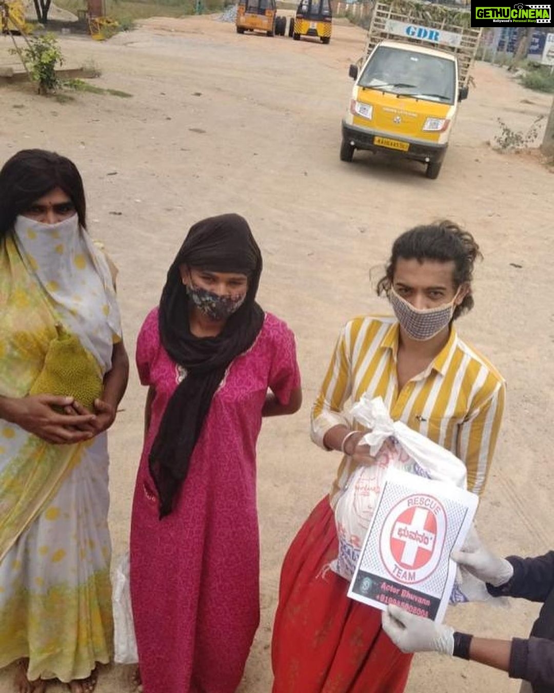 Harshika Poonacha Instagram - Some pictures are heartbreaking and they tell painful stories 🥺 Let’s share and eat, Let’s give to the needy, Trust me nobody has become poor by giving 🙏 Please please help people around you who need you . #covid_19 #bhuvanamfoundation #rationkits #2ndwave @bhuvanamfoundation @bhuvann_ponnannaa_official