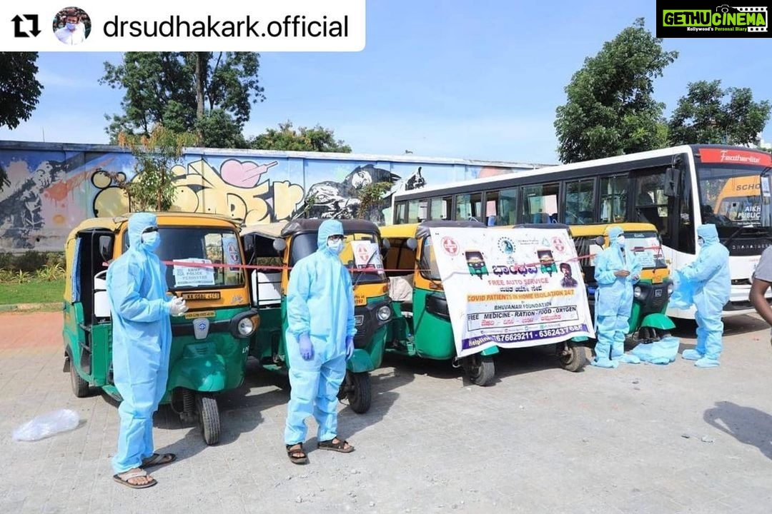Harshika Poonacha Instagram - Honourable Health Minister @drsudhakark.official sir inaugurated our 2nd and 3rd projects #Shwasa our Oxygen Express buses and #Bhandawa our Genie Autos for delivering food and medicines to COVID patients, Ration kits to Needy people from @bhuvanamfoundation today 🙏🙏🙏 #BhuvanamFoundation ,The Religion of Love and Kindness 😇 We need all your love and support 🙏 Lets help each other and God bless all 😇 #bhuvanamfoundation @bhuvann_ponnannaa_official #Repost @drsudhakark.official with @make_repost ・・・ ಭುವನಂ ಪ್ರತಿಷ್ಠಾನ ವತಿಯಿಂದ ಆಯೋಜಿಸಲಾಗಿರುವ ಶ್ವಾಸ ಆಕ್ಸಿಜನ್ ಎಕ್ಸ್ ಪ್ರೆಸ್ ಹಾಗೂ ಬಾಂಧವ ಉಚಿತ ಆಟೋ ಸೇವೆ ವಾಹನಗಳಿಗೆ ಚಾಲನೆ ನೀಡಲಾಯಿತು. ಕೊರೊನಾ ಸಂಕಷ್ಟದ ಸಂದರ್ಭದಲ್ಲಿ ಜನರಿಗೆ ನೆರವಾಗುವ ಅನೇಕ ಸೇವಾ ಕಾರ್ಯಗಳಲ್ಲಿ ತೊಡಗಿರುವ ಸಂಘ-ಸಂಸ್ಥೆಗಳ ಸಮಾಜಮುಖಿ ಕಾರ್ಯ ಶ್ಲಾಘನೀಯ. @bhuvann_ponnannaa_official #UnitedAgainstCorona