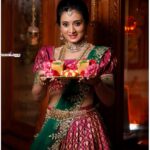 Harshika Poonacha Instagram - ನನ್ನ ಪ್ರೀತಿಯ ಕನ್ನಡಿಗರಿಗೆ ಮಕರ ಸಂಕ್ರಾಂತಿ ಹಬ್ಬದ ಹಾರ್ದಿಕ ಶುಭಾಶಯಗಳು 🙏 ನಿಮ್ಮ ಜೀವನದಲ್ಲಿ ಸಧಾ ಬೆಲ್ಲದ ಸ್ವಾದ ತುಂಬಿರಲಿ ♥️ आप सबको मकर संक्रांति की डेर सारी शुभकामना🙏 I wish you all a very very happy Makara sankranti ♥️♥️♥️ #happy #makarsankranti #festival #stay #blessed London, United Kingdom