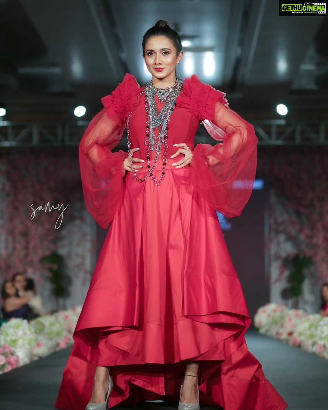 Harshika Poonacha Instagram - I don’t WALK the RAMP, I OWN it ❤️❤️❤️ . . . . Thankyou to the whole team and I loved each and every bit of the show yesterday ❤️❤️❤️ Rocked at @fall_fashion_week_bangalore Wearing the most gorgeous @asifmerchant creation PC @samystudioworks MUH @bodycraftacademy Nails @glamnails_bynikki Sheraton Grand Bangalore Hotel at Brigade Gateway