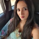 Harshika Poonacha Instagram - On my way to attend ಕನ್ನಡಪ್ರಭ-ಏಷ್ಯಾನೆಟ್‌ ಸುವರ್ಣ ನ್ಯೂಸ್‌ ಕಿರಿಯ ಸಂಪಾದಕ ಪುರಸ್ಕಾರ, ರೇವಾದಲ್ಲಿ ಗ್ರ್ಯಾಂಡ್ ಫಿನಾಲೆ #AsianetSuvarnaNews #Awards #BalachandraJarkiholi #HarshikaPoonacha #JuniorEditor #KannadaPrabha #ShashikalaJolle @harshikapoonachaofficial https://t.co/aNzqUo6JeM @sajolle1 @asianetsuvarnanews @kannadaprabha Wearing beautiful @the_mystique_design @thanu_anand Reva Institute of Technology and Management - Icaecc 2014