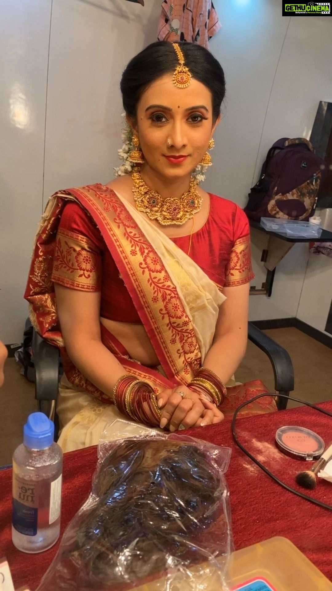 Harshika Poonacha Instagram - After a long shoot schedule from 2pm yesterday to 6am today, When look at your phone and see some creativity, Sharing is a must ❤️ Thankyou @laxmikrishnaofficial for designing all the beautiful costumes fr this movie . Thnq @makeover_by_mebitha fr the lovely makeover. And the VideoCredits to my assistant gunavrdhan fr amazing creativity.