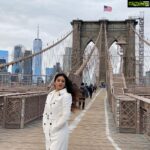 Harshika Poonacha Instagram - Beauty and the Bridge ❤️ Brooklyn Bridge