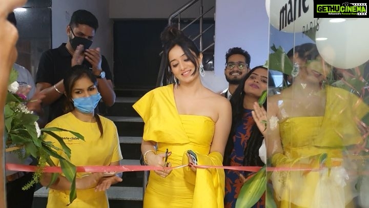 Harshika Poonacha Instagram - Congratulations @marieclaire.indiranagar β€β€β€ Loved inaugurating the 6th branch of #MarieClaire salon and wellness in Namma Bengaluru at Indranagar, The place is beautiful, You guys have to visit it. I feel like a QUEEN everytime I wear the beautiful @nadira_couture creation π Thnq Nadira Thankyou #deepikasingh @nandinigowdakl @akarshstarnews @starnewskannadachannel Indranagar Banglore