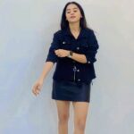 Helly Shah Instagram - Obsessing over this song 🌝 #reelitfeelit #reelsinstagram #trending