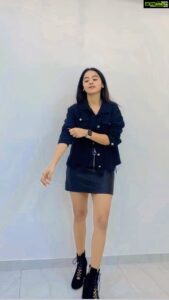 Helly Shah Instagram - Obsessing over this song 🌝

#reelitfeelit #reelsinstagram #trending