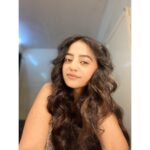 Helly Shah Instagram - ✌🏻😌
